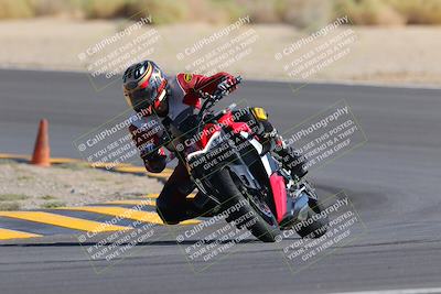 media/Oct-08-2022-SoCal Trackdays (Sat) [[1fc3beec89]]/Turn 10 (945am)/